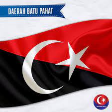 Batu pahat wird vom batu pahat municipal council (mpbp) verwaltet, das gegenüber dem vorherigen majlis daerah batu pahat barat (mdbpb) oder dem west batu pahat district council aufgerüstet wurde. Bendera Daerah Batu Pahat Khusien