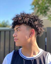 Jan 21, 2021 · scroll on for a comprehensive list of pretty haircuts that best handle common issues that curly hair types usually face, such as shape, manageability and frizz vulnerability (not to mention look cute while doing so!): Walk Em Down Jinks La Curly Hair Men Curly Hair Inspiration Boys With Curly Hair