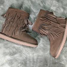 koolaburra by ugg short fringe boots nwt