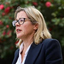 Inquiry told of Aboriginal art fraud