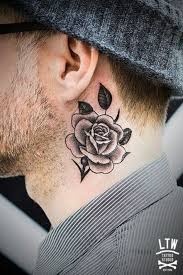 Los besos son un tatuaje muy bonito, mira como lucen en el cuello. Tatuajes En El Cuello Para Hombres De Rosas Novocom Top