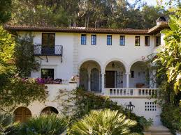 In black is king, which premiered on disney+ on july 31, beyonce can the home, nicknamed the beverly house, has 18 bedrooms, 25 bathrooms and sits on 3.53 acres of land. Fleetwood Mac S 50m Mansion Is For Sale But You Might Recognize It From A Classic Movie