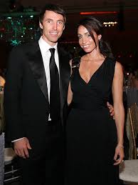 Yes, steve nash has a wife and 2 kids. Steve Nash Allows Ex Wife To Move To La After Court Denied Her Request Jocks And Stiletto Jill