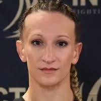 Hope Holmes's Instagram, Twitter & Facebook