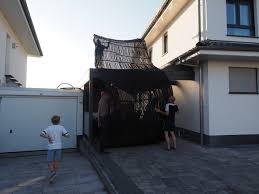 Man benötigt ausgezeichnete handwerkskenntnisse in allen benötigten gewerken, und auch ein gerüttelt maß an. Solare Poolheizung Auf Der Garage Pool Selbstbau