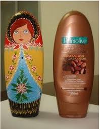Activite Fabriquer Une Matrioska Avec Une Bouteille Vide De Shampoi Projets D Art Recycle Artisanats De Bouteilles Loisirs Creatifs Bases Sur La Recuperation