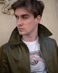 CHAPAL détails de notre blouson A1 en cuir velours olive