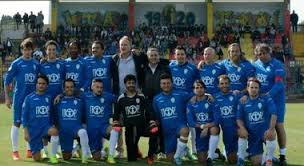 Regista della serata, la nazionale cantanti, guidata dal suo. Una Notte Per Diego La Partita Del Cuore A Napoli Per I 50 Anni Della Nazionale Attori Il Mattino It