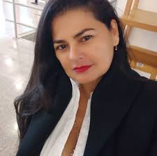 👷‍♂️👷‍♀️El equipo de carpinteros de los trabajadores oficiales se dieron  a la tarea de recuperar las bancas en el Parque El Reloj, las cuales  estaban deterioradas. A la fecha se han reparado