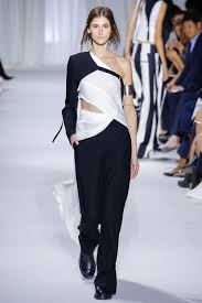 Black And White Fashion Show Ann Demeulemeester Spring 2017 Ready To Wear Fashion Show Fashion Fashion Week Tech Fashion