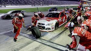 During a nascar race, drivers do hundreds of laps at speeds of more than 300 kilometers per hour. The Elegant Sweaty Art Of A Nascar Pit Stop Wired
