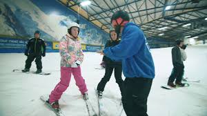 Nestled at the foot of tamworth's only mountain, the snowdome, the tamworth shop is a specialised skiing and snowboarding centre. Uk Indoor Skiing Centres