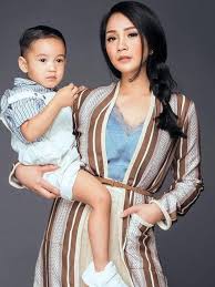 Sempat meredup, isu perselingkuhan memanas lagi saat ima risma muncul ke muka publik. Umumkan Rafathar Punya Adik Baru Nagita Slavina Hamil Anak Kedua Showbiz Liputan6 Com