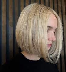 Short & Sweet! ✨🥰 Hair by: @chloe_arnold_hair #copperandoakhairco  #copperandoak #nwahair #nwahairsalon #northwestarkansas #shorthair  #rogersarkansas #rogershairstylist #behindthechair #blondehairinspo  #shorthairinspo #nwastylist #hairgoals #freshhair ...