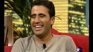 Emrah Kendisine Ikizi Kadar Benzeyen Sarkici Emral Hakkinda Ne Dusunuyor Beyaz Show 2000 Youtube