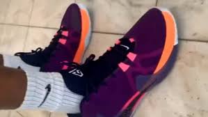 Maybe you would like to learn more about one of these? Antetokoynmpo Ayto Einai To Prwto Papoytsi Me Thn Ypografh Toy Giannh Pics