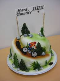 50 Ideas How A Fondant Cake Could Look Like 50 Ideen Wie Eine Fondant Torte Aussehen Konnte Heart Pies With Fondant Recipe Pi In 2020 Cake Pie Decoration Bike Cakes