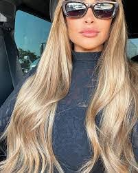 Lily Valles's Instagram, Twitter & Facebook