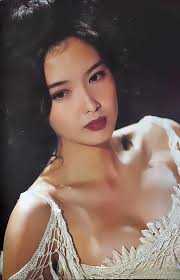 玉女周慧敏，原来也有性感的一面。（轉自網圖分享）