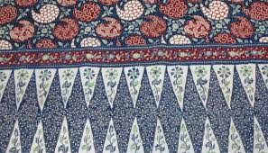 Tarian ini menggambarkan kekompakan masyarakat minangkab. Detail Gambar Arti Motif Batik Tumpal Dan Penjelasan Informasi Batik Indon