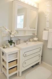 Badezimmer Deine Gestalte Ikea Individuelle Wohlfuhloase Badezimmer Einrichten Spiegelschrank Elegant Bathroom Decor Elegant Bathroom Bathroom Decor