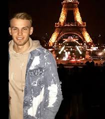 Maybe you would like to learn more about one of these? Alle Lachen Sich Kaputt Uber Dieses Paris Bild Von Schalke Keeper Wellenreuther Antikicker Kurios Bizarr Anders