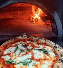 Neapolitan pizza dough is the most recognized in the world, but many get it wrong, so i've enlisted world champion pizza maker, johnny di francesco to teach. What Is Neapolitan Pizza The Ultimate Guide Big 7 Travel