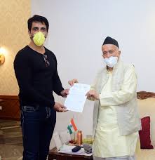 Sonu sood is a popular bollywood actor who plays mostly negative roles in films. Bollywood Actor Sonu Sood Meets Bhagat Singh Koshyari Maharashtra Governor Photos Hd Images Pictures News Pics Oneindia Photos