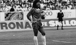Jul 25, 2016 · escobar was a rabid fan of football and invested millions of dollars into the atlético nacional team based in medellín. 5 Historische Atletico Nacional Spieler Die In Der 80 Und 90