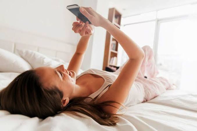 7 Simple Phone Sexting Rules You Must Never Ignore With London Escorts - Amys Escorts