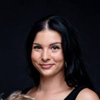 Elizabeth Honeycutt's Instagram, Twitter & Facebook