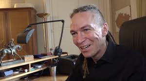 Kromě premiérského křesla by koalice pirátů a statostů ráda v nové vládě obsadila i post. Fast Confession Ivan Bartos I Proposed To My Wife At Work Over The Phone Luxury Prague Life