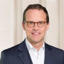 Patrick Bischoff's Instagram, Twitter & Facebook