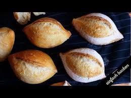 Herrliche Weizen Spitz Brotchen Mit Saftiger Krume Und Knuspriger Kruste Sie Schmecken Zum Fruhstuck Genauso Wie Al Lebensmittel Essen Einfach Backen Brotchen