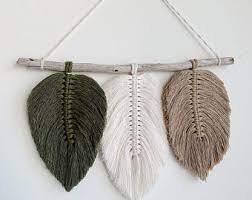 Maybe you would like to learn more about one of these? Small Feather Decoration In Boho Macrame In Natural Cotton Feather To Hang On The Wall Modern Art Macrame Decoration Wedding Gift In 2020 Boho Tapestry Macrame Wall Art Yarn Wall Art