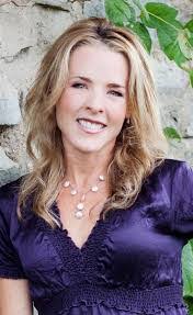 Camille Luna's Instagram, Twitter & Facebook