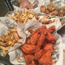 Since then, wingstop has grown into a chain with more than 1,400 restaurants either open or in development. Wingstop Buckner Terrace 9208 E R L Thornton Fwy