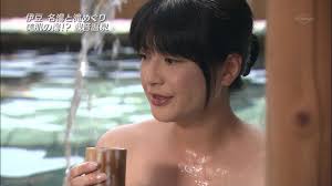 TVで加藤紀子と伊藤かずえが温泉でバスタオル一枚で熟エロボディーを晒すwww : エロキャプちゃんねる