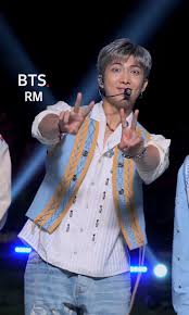 Buy onhand run bts le 2 sweatshirt bts rm namjoon in caloocan city,philippines. Andrea S Bts New Acc On Twitter A Butterful Getaway With Bts Focus Cam Bts ë°©íìëë¨ Bts Twt Https T Co S8b4zcmn3d Twitter