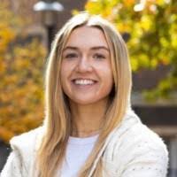 Julia Bowling's Instagram, Twitter & Facebook