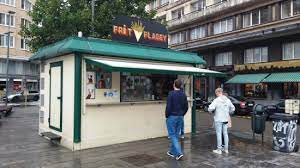 81, 38, 59, 60, 71, n09, n10. Fantastische Pommes Frites Am Place Flagey Frit Flagey Ixelles Reisebewertungen Tripadvisor