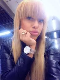 Gafa de proportii a Andei Adam! Ce se vede in ultimul videoclip al "divei"!  Urmeaza sa-i dea drumul asa pe piata