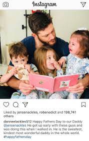 He is an actor who portrayed the character dean winchester in a television series called supernatural, which narrated the life of sam and dean winchester, but only as a narrative fiction. Pin Von Joanie Self Cleveland Auf Spn Family Jensen Ackles Ubernaturlich Vater
