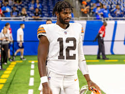Shedeur Sanders responds to Cleveland Browns QB change with silence