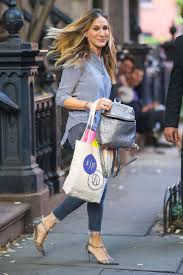 The collection showcases the brand's theme of colors acting as neutrals. Sarah Jessica Parker Starportrat News Bilder Gala De