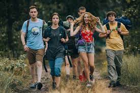 Common hiking in the woods without access to smartphones will not end, however, as planned by the organizers. Nobody Sleeps In The Woods Tonight Review Movie Space