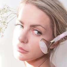 Công dụng thanh lăn mặt bằng đá thạch anh Jade roller