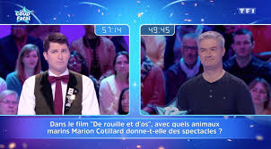 Découvrez les articles les douze coups de midi avec gentside. Television Un Valaisan En Costume Folklorique Fait Le