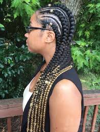 Start by dividing the hair in the center of the head. Impressive Ghana Braids For An Ultimate Diva Look Hair Style