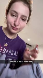 bella boo 🩷 (@bellaoranskyy)